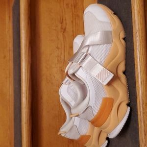 Sorel Women’s Kinetic RNEGD Strap Sneakers